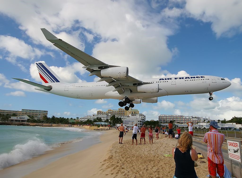 Bandara Internasional Princess Juliana, Belanda